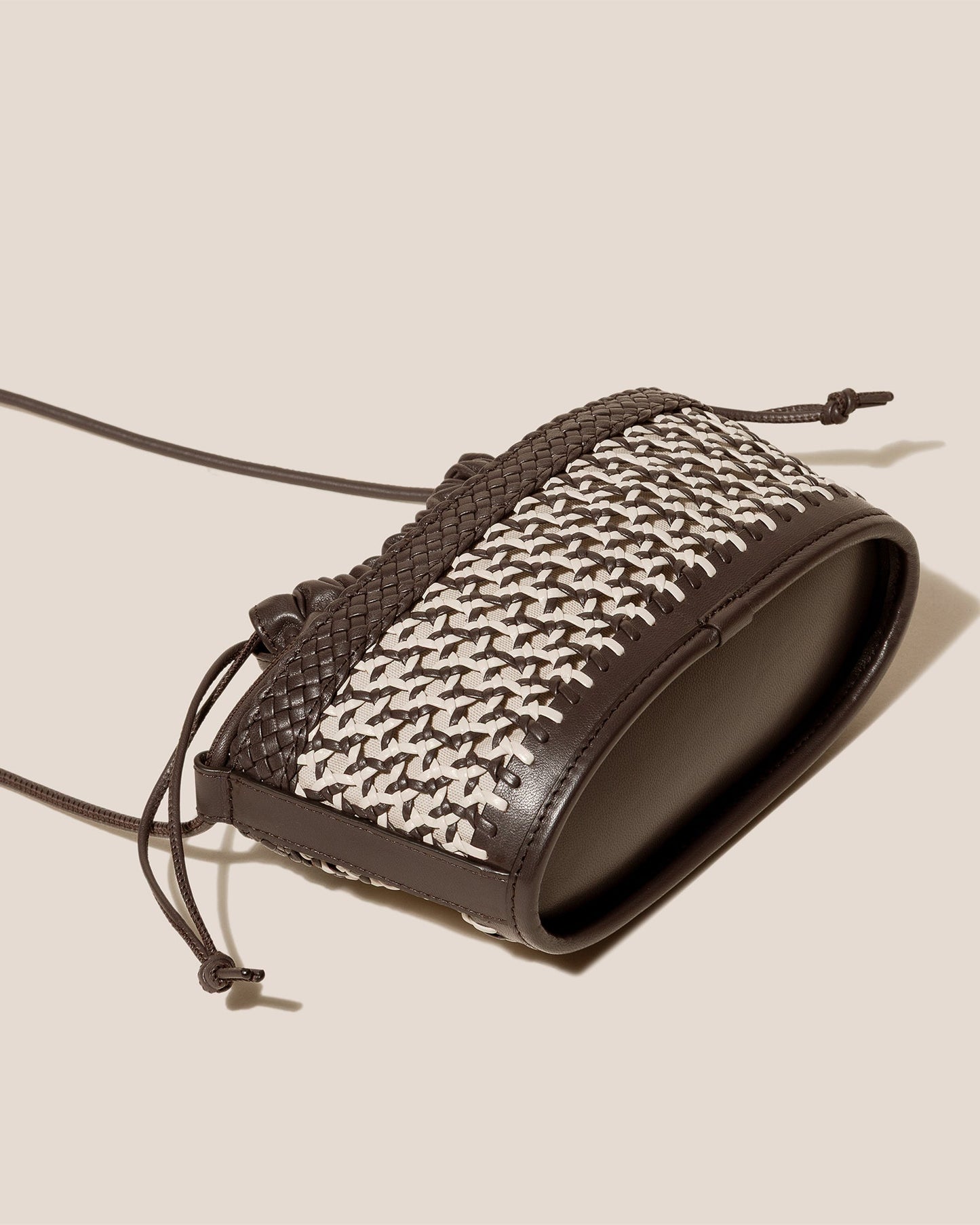 GAIA - Woven Bucket Crossbody Bag - Hereu Women