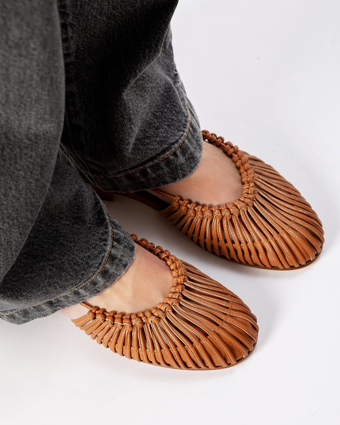 MANTERA - Round-Toe Knotted Sandal - Hereu Women