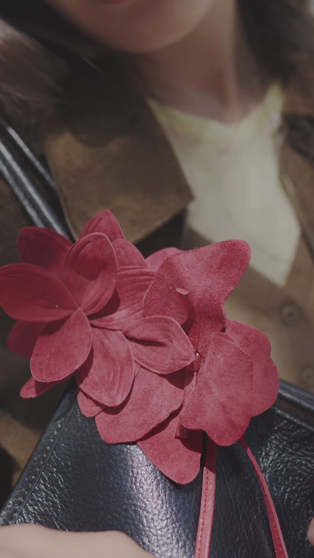 COROLA - Flower Charm with Leather Strap - Hereu Women