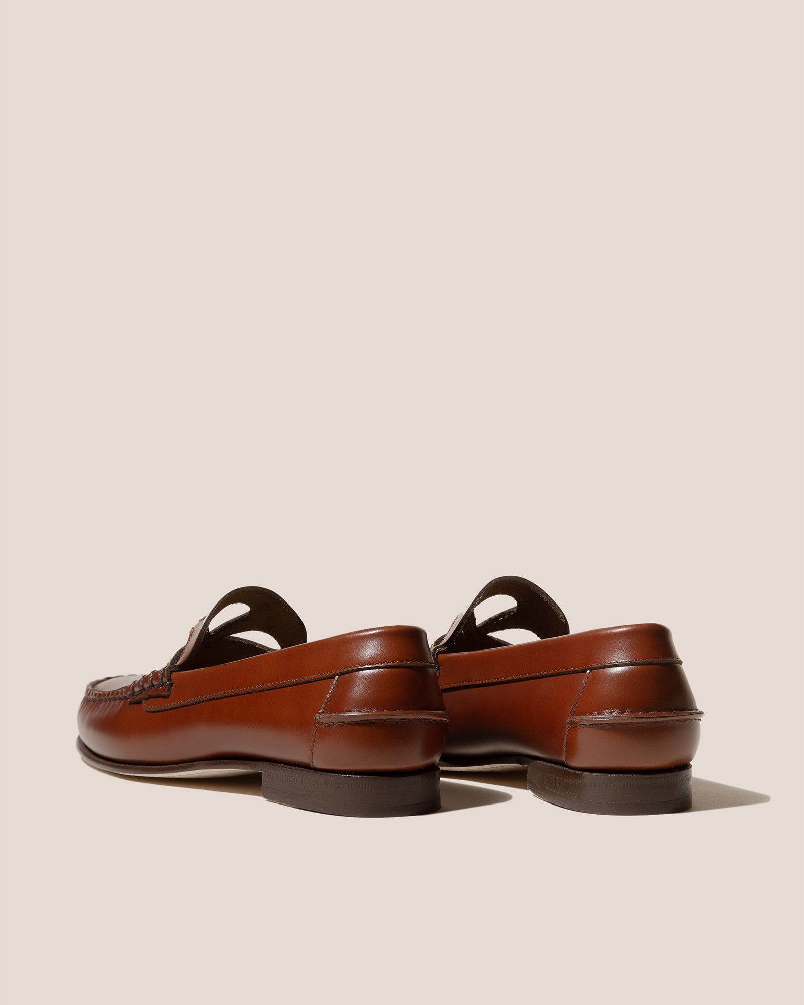 ANANCLA - Cut-Out Slip-On Loafer - Hereu Women
