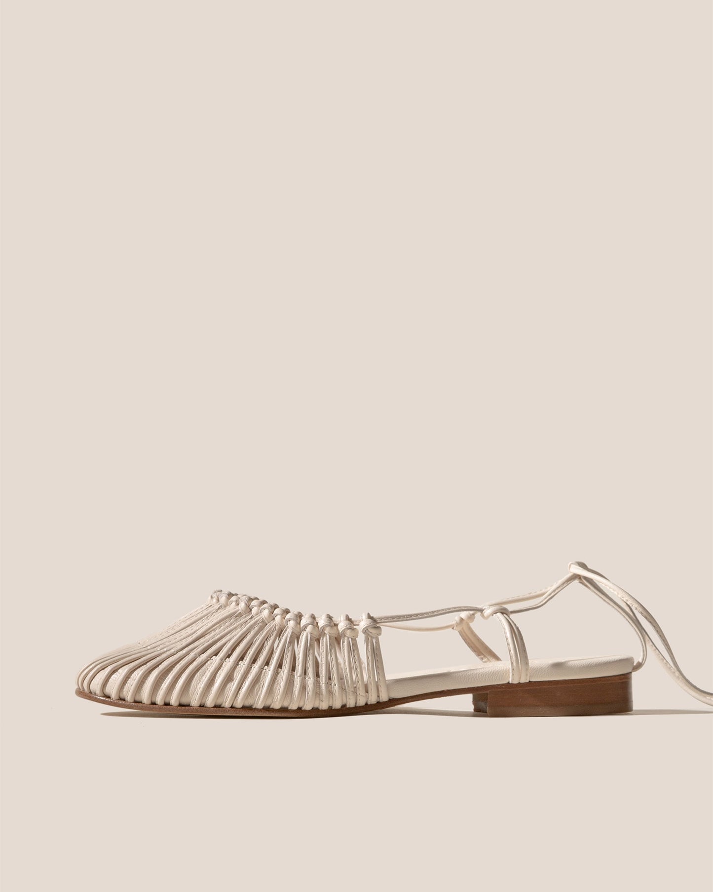 MANTERA - Round-Toe Knotted Sandal - Hereu Women