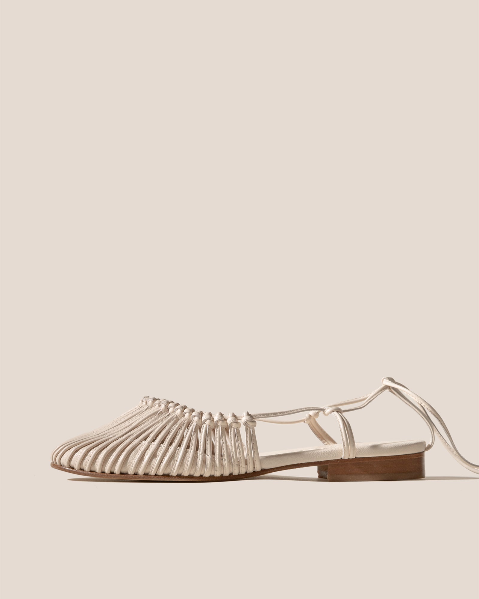 MANTERA - Round-Toe Knotted Sandal - Hereu Women