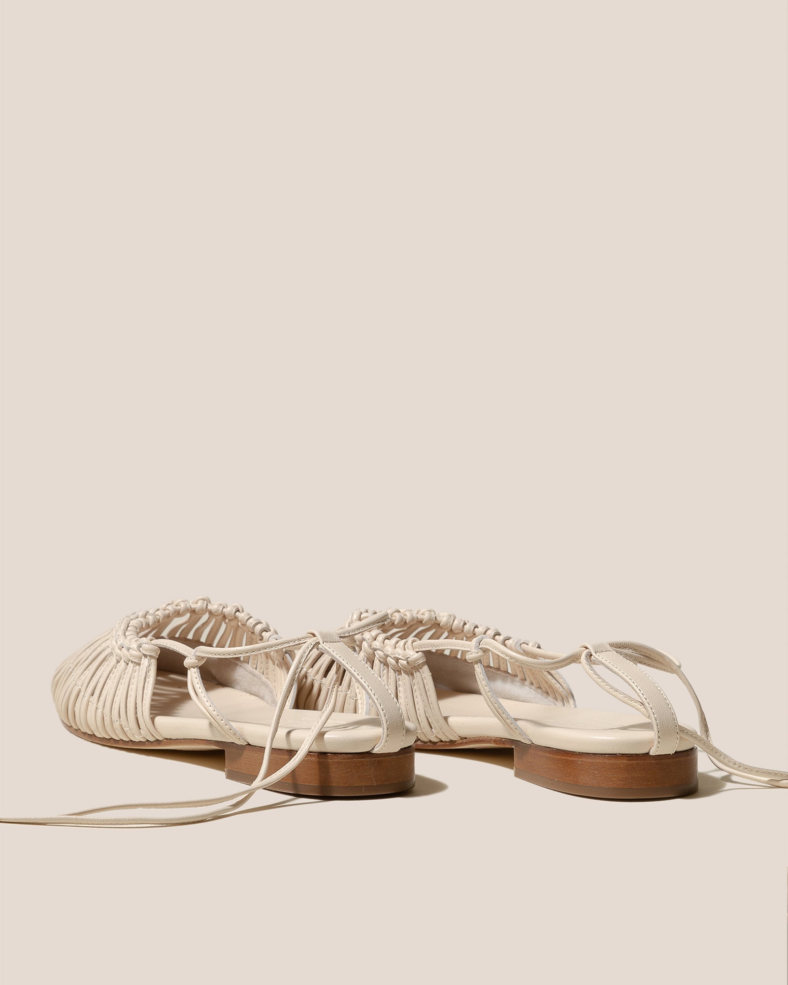 MANTERA - Round-Toe Knotted Sandal - Hereu Women