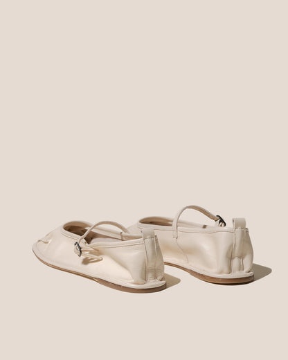 DANSA - Pleated-Toe Mary Jane Pump - Hereu Women