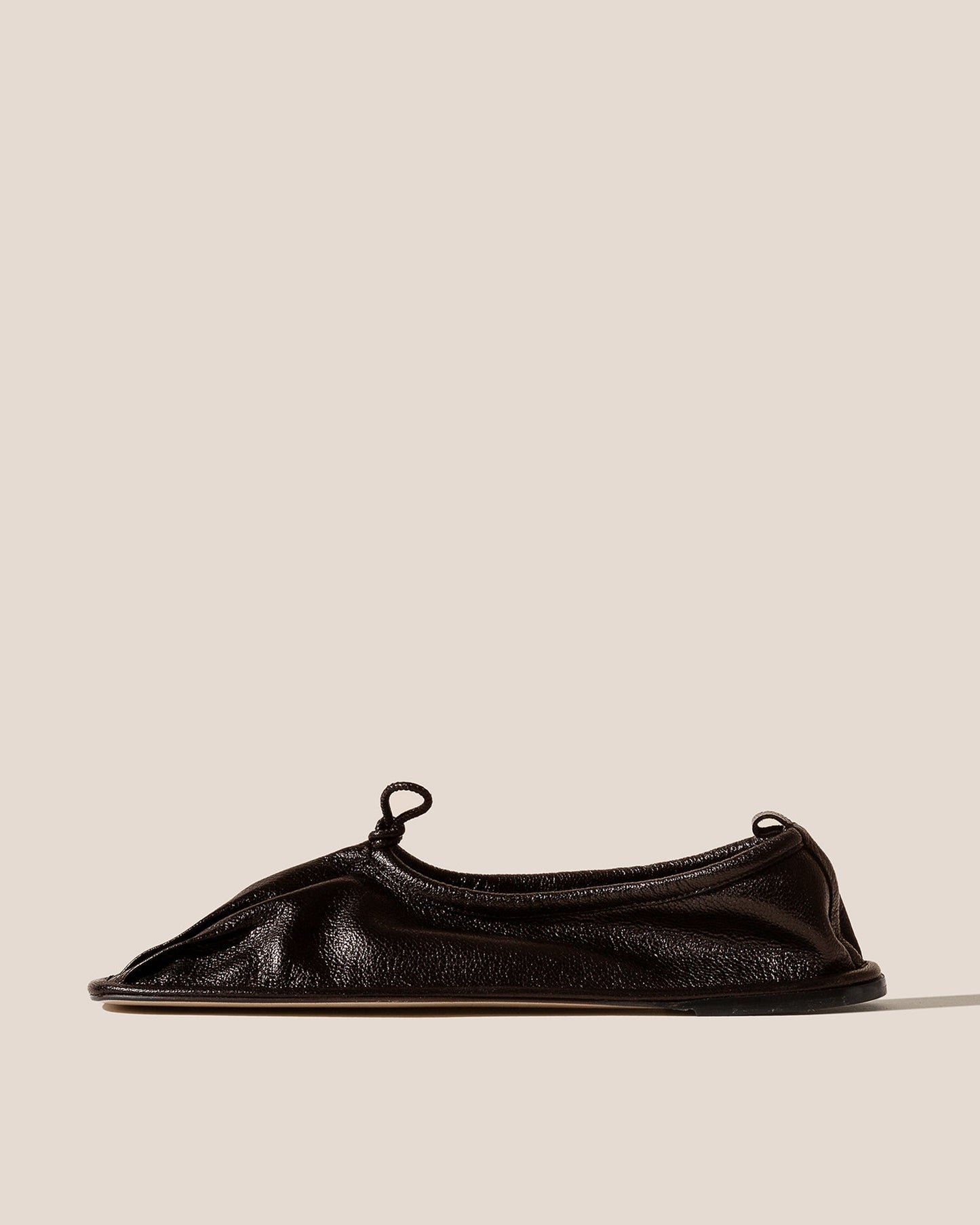 PUNTERA SUPPLE SHINY - Pleated-Toe Pump - Hereu Women