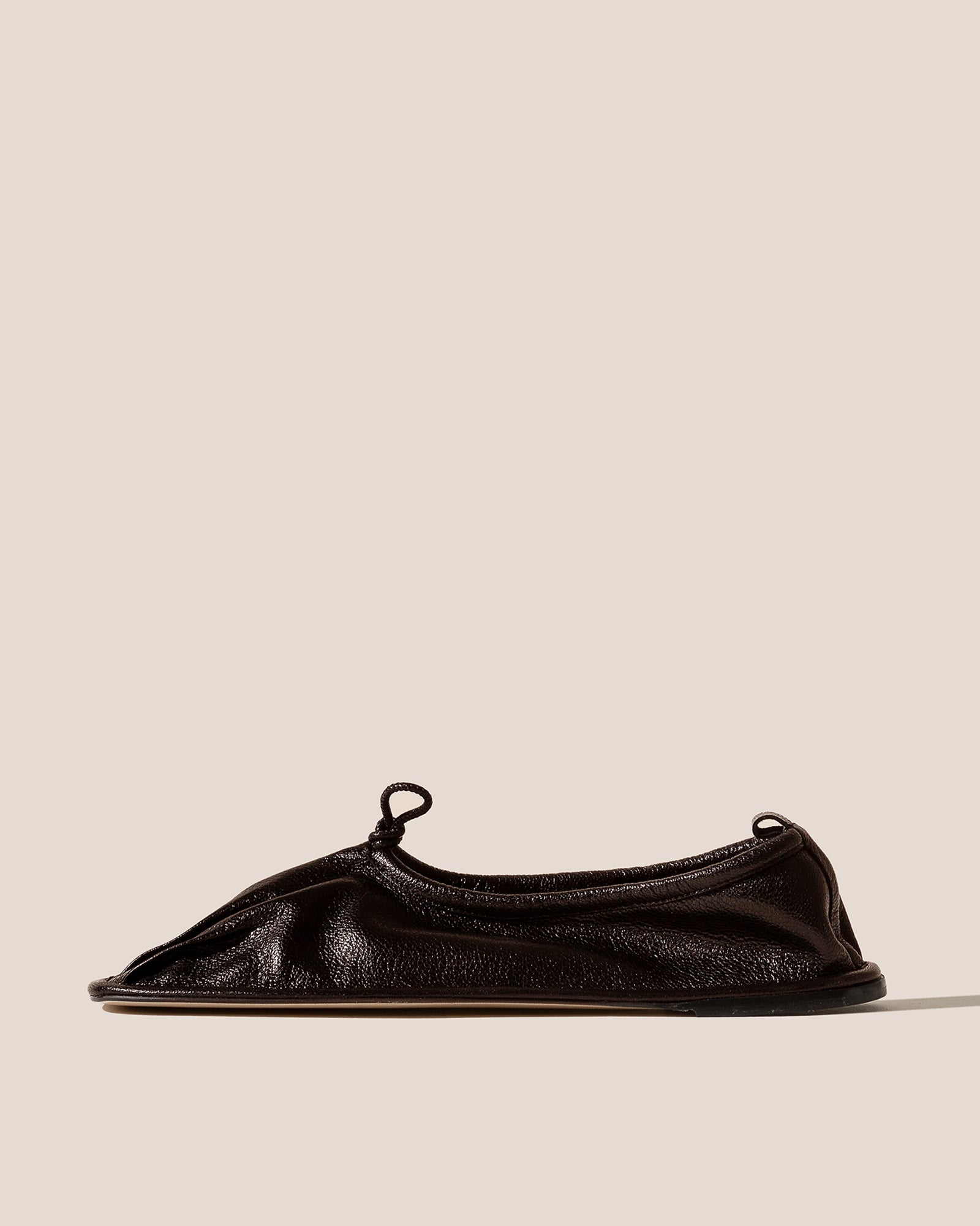 PUNTERA SUPPLE SHINY - Pleated-Toe Pump - Hereu Women