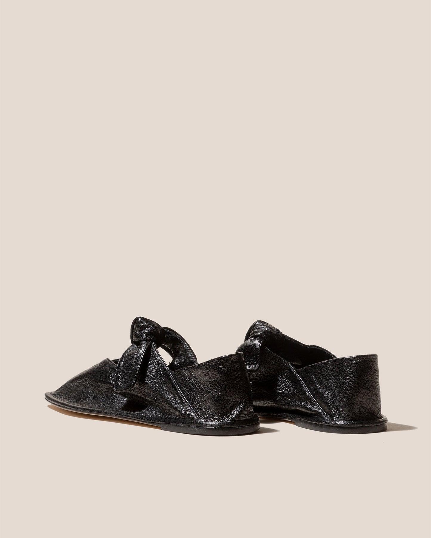 LLASADA SUPPLE SHINY - Front-Knot Pump - Hereu Women
