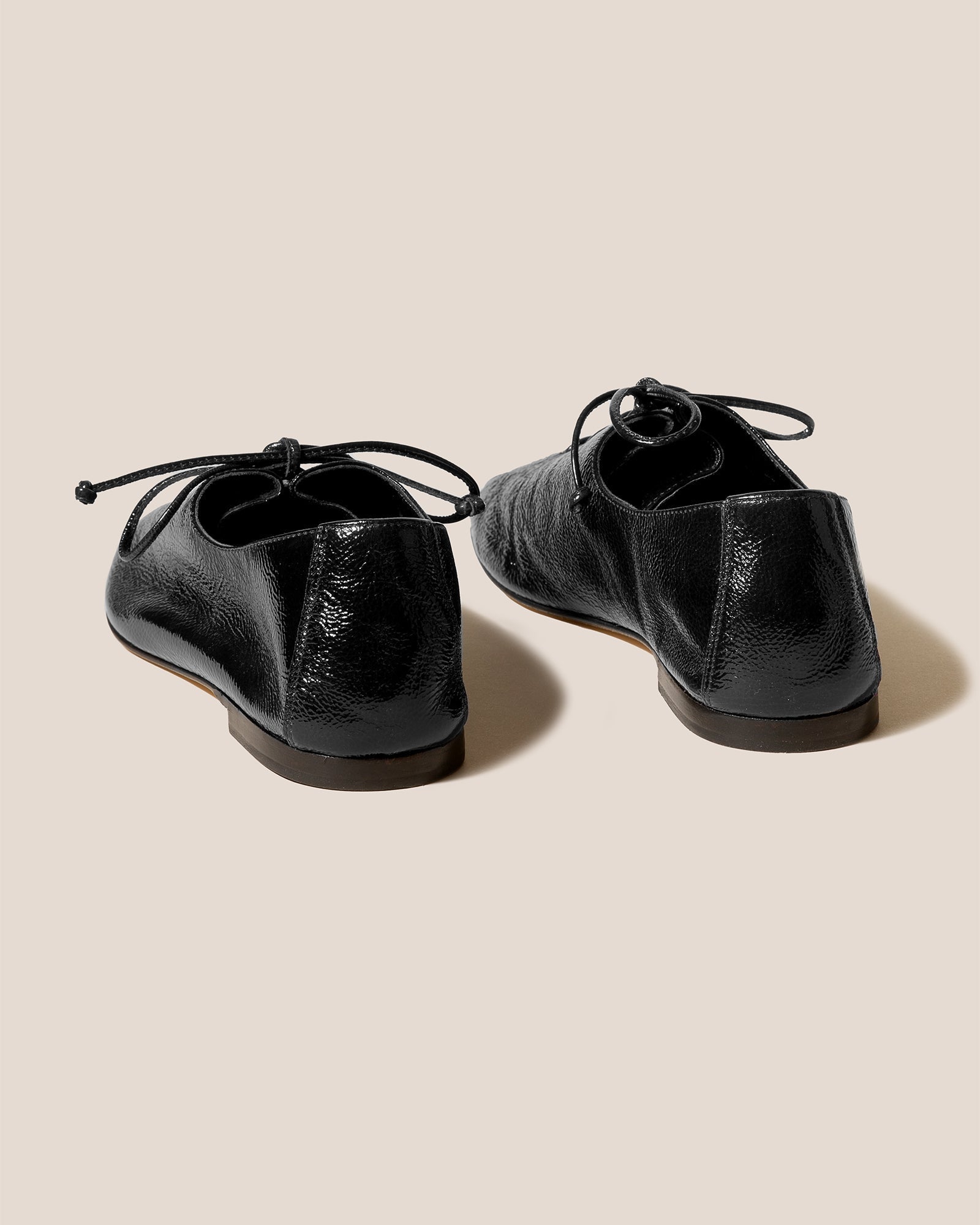 PLEGADA CRINKLED GLOSSY - Deconstructed Lace-up Shoe - Hereu Women