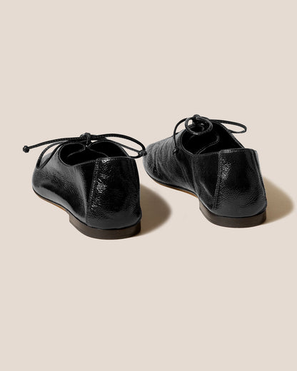 PLEGADA CRINKLED GLOSSY - Deconstructed Lace-up Shoe - Hereu Women