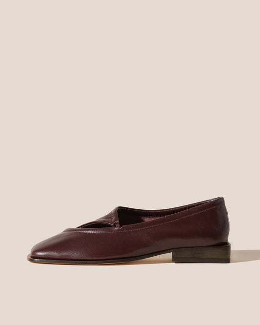 PETRA - Asymmetrical Pump - Hereu Women