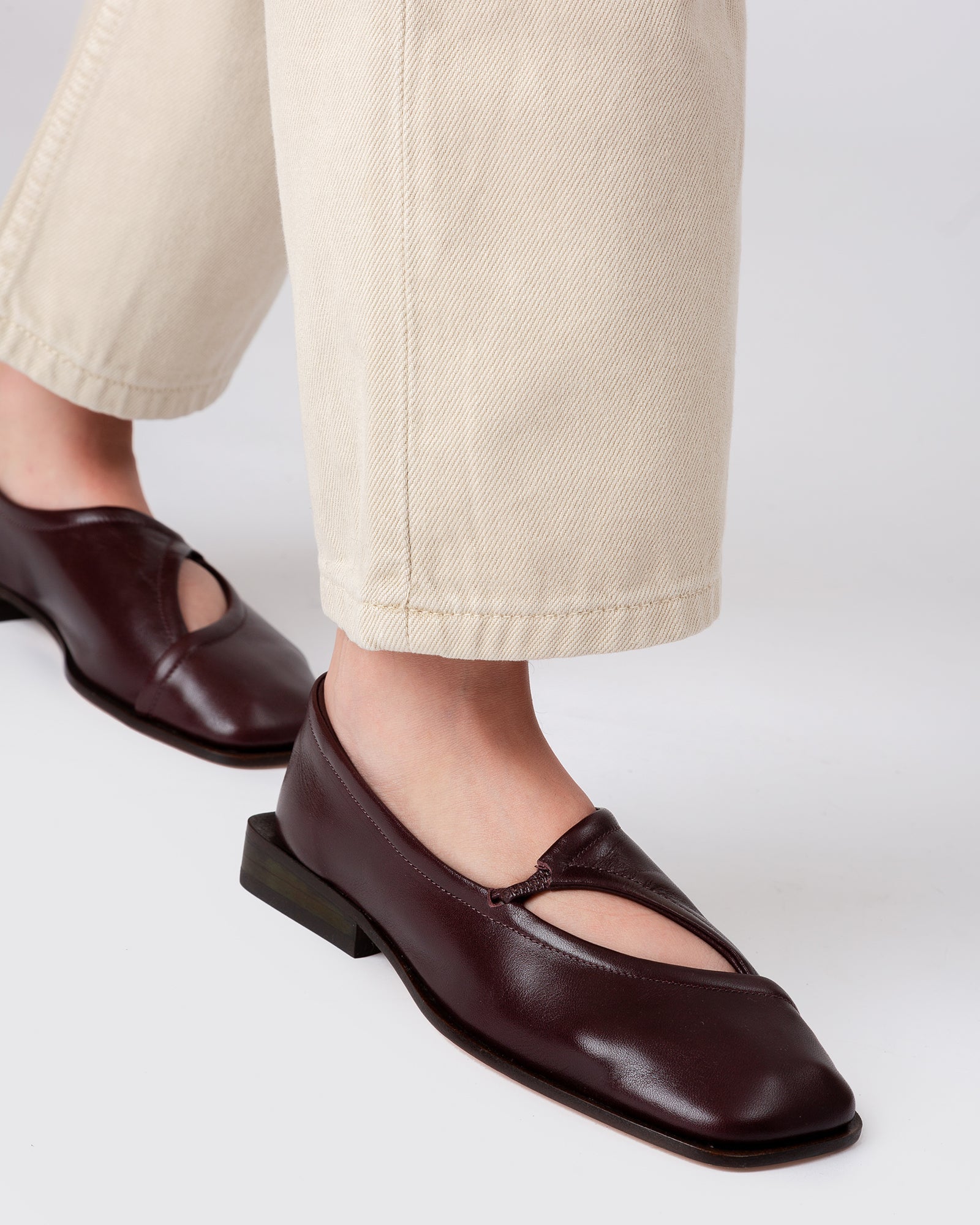 PETRA - Asymmetrical Pump - Hereu Women