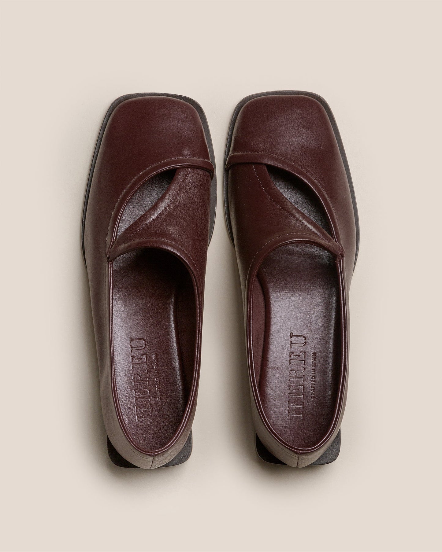 PETRA - Asymmetrical Pump - Hereu Women