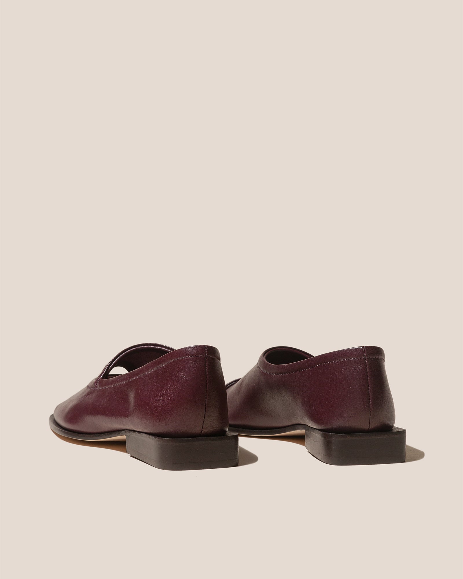 PETRA - Asymmetrical Pump - Hereu Women