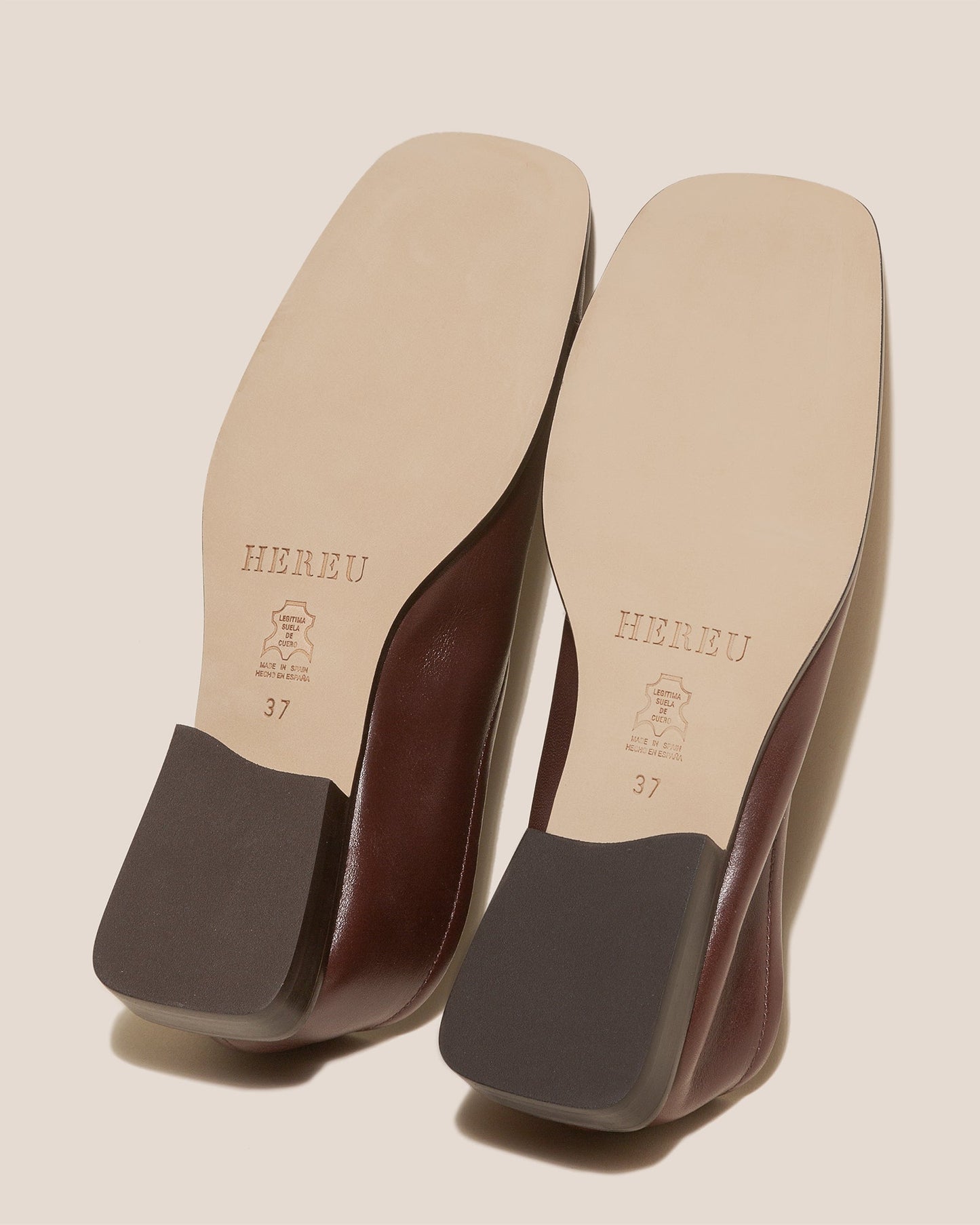 PETRA - Asymmetrical Pump - Hereu Women
