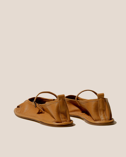 DANSA SUPPLE SHINY - Pleated-Toe Mary Jane Pump - Hereu Women