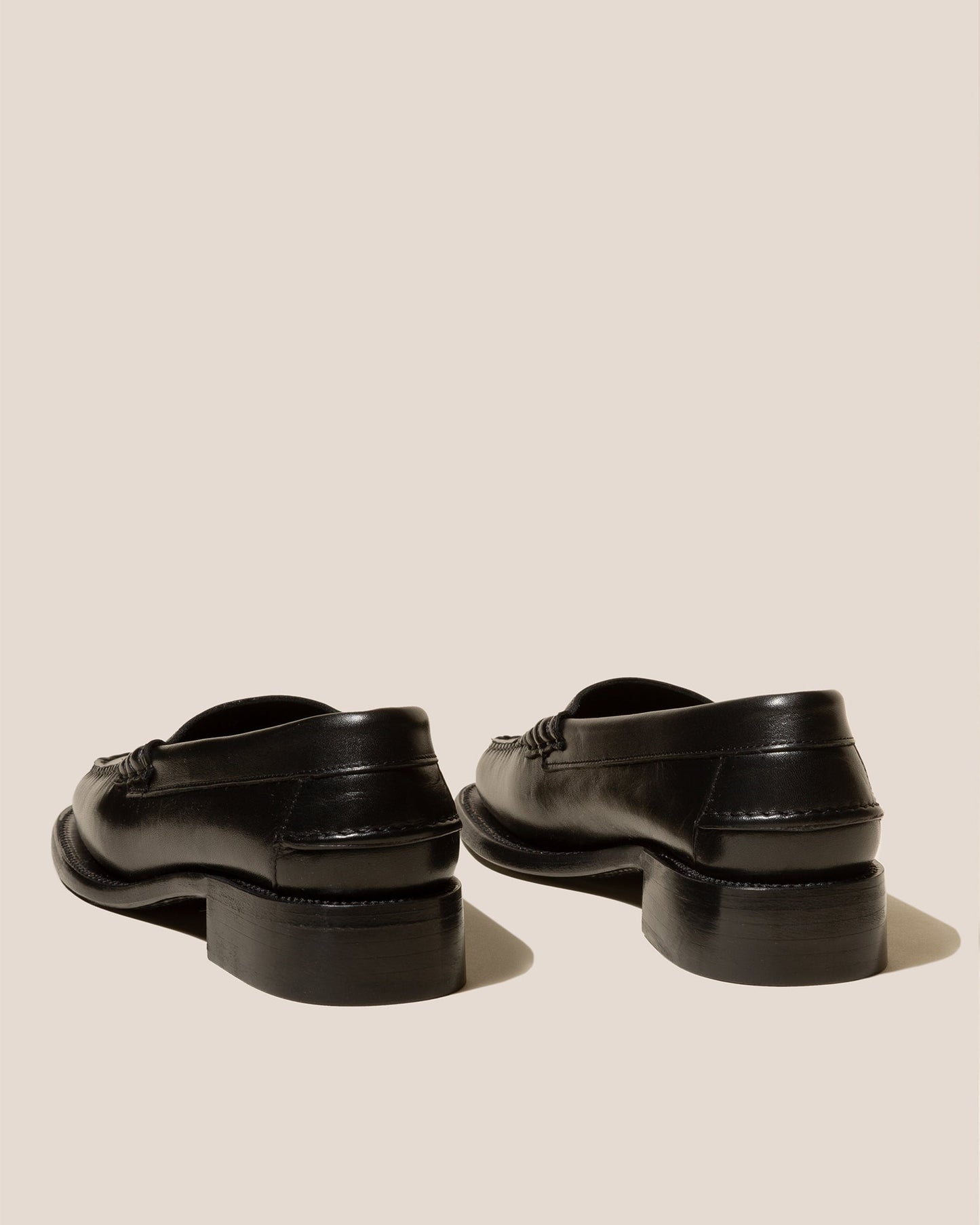 SALA - Square-Toe Low-Heeled Pump - Hereu Women