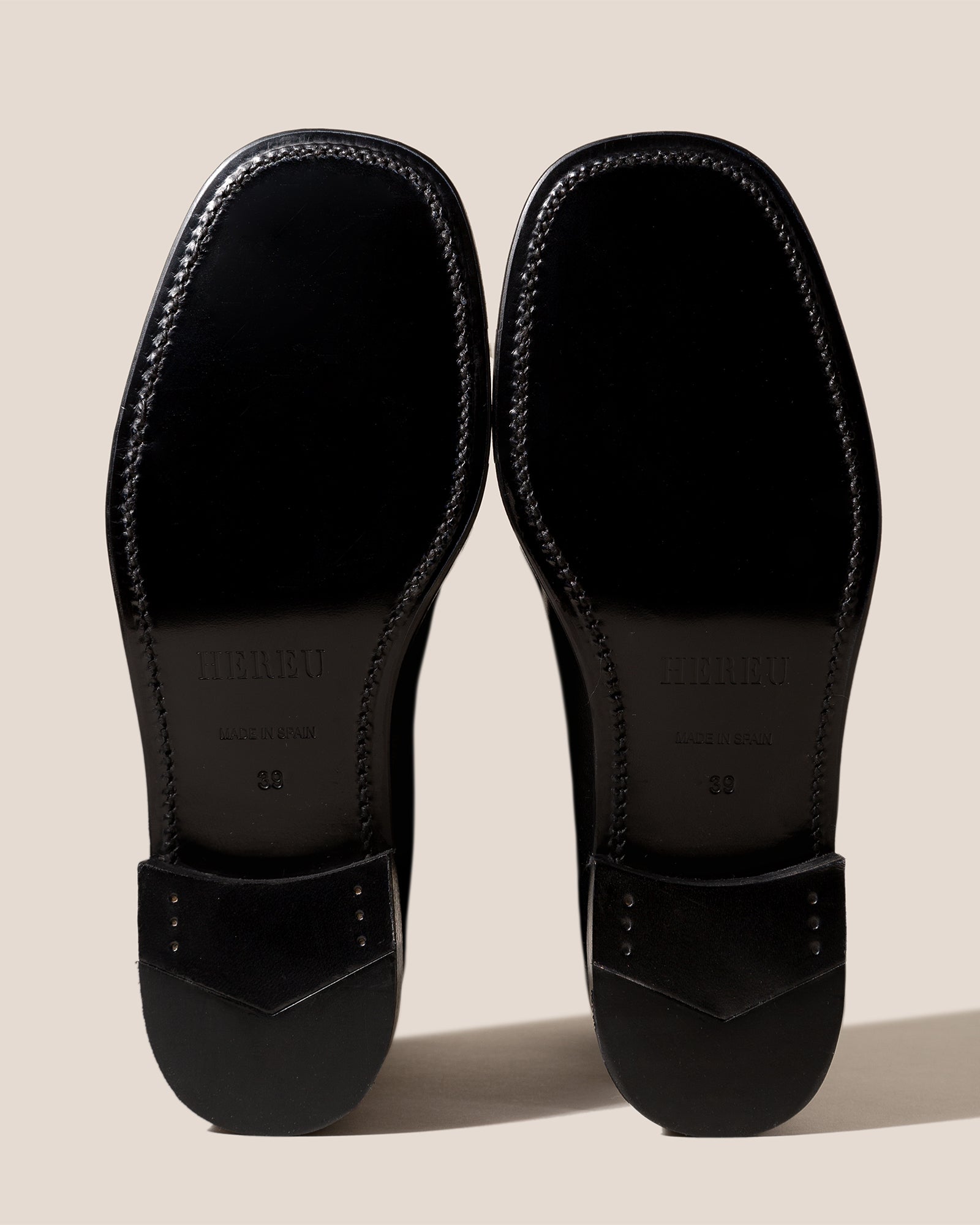 SALA - Square-Toe Low-Heeled Pump - Hereu Women