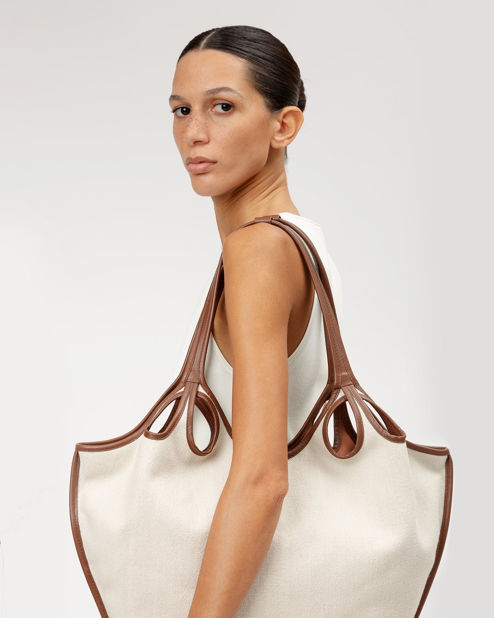 ESCALA LINEN - Cut-Out Tote Bag - Hereu Women
