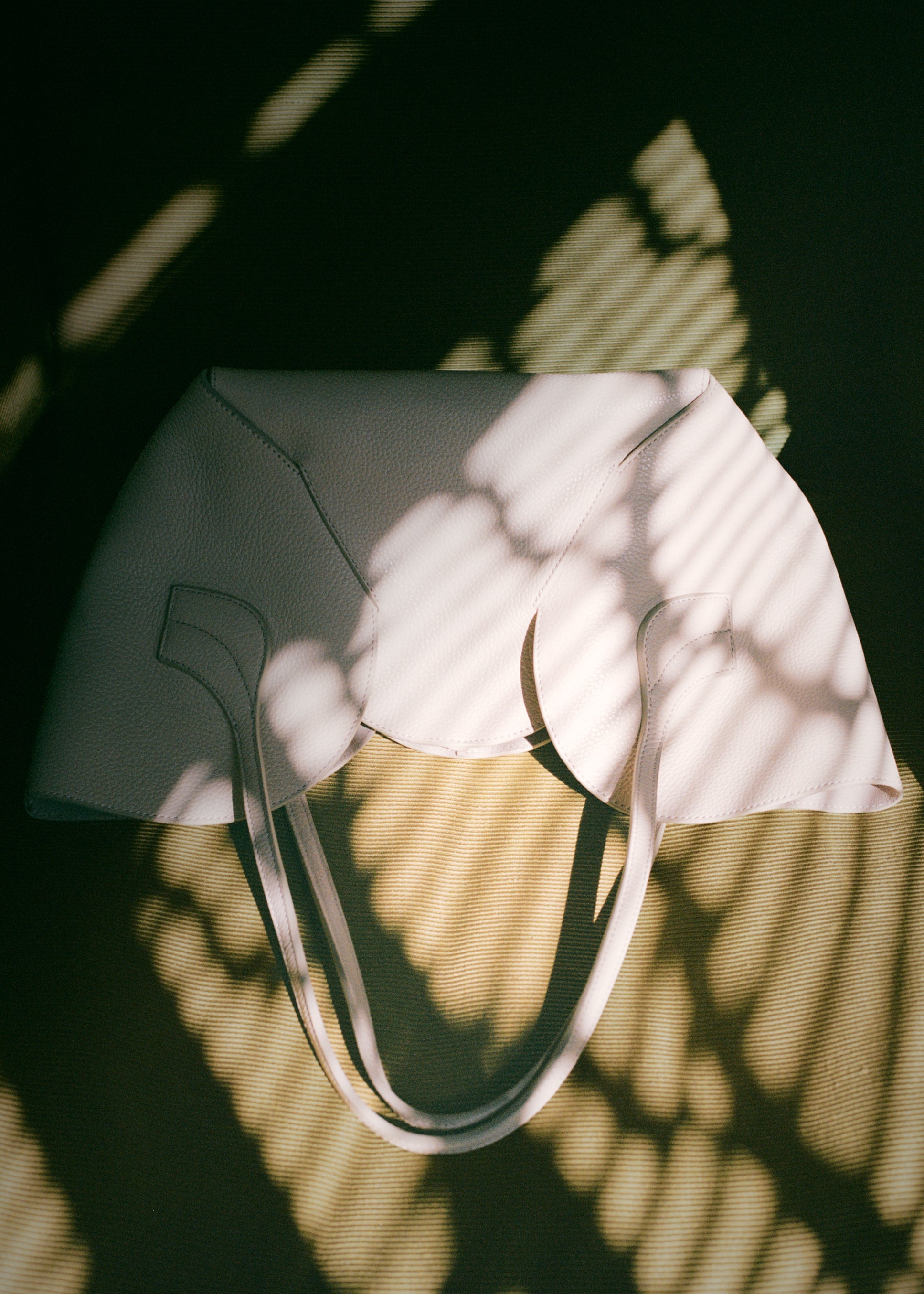 SEPAL S GRAINY - Tulip Shape Zipped Tote Bag - Hereu Women