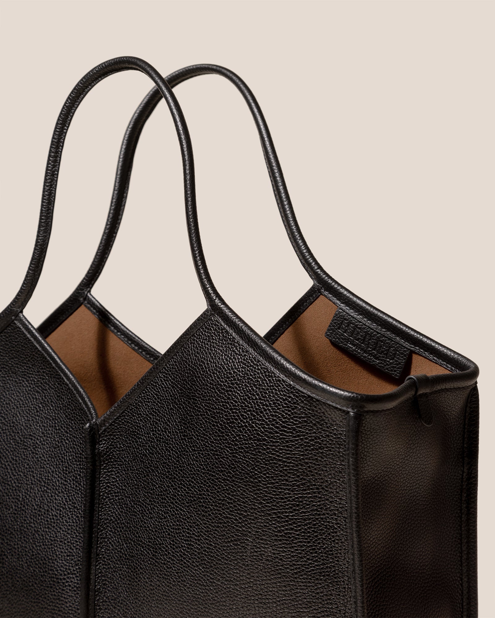 CALELLA SQUARED MEDIUM GRAINY - Leather-trimmed Tote Bag - Hereu Women|Men
