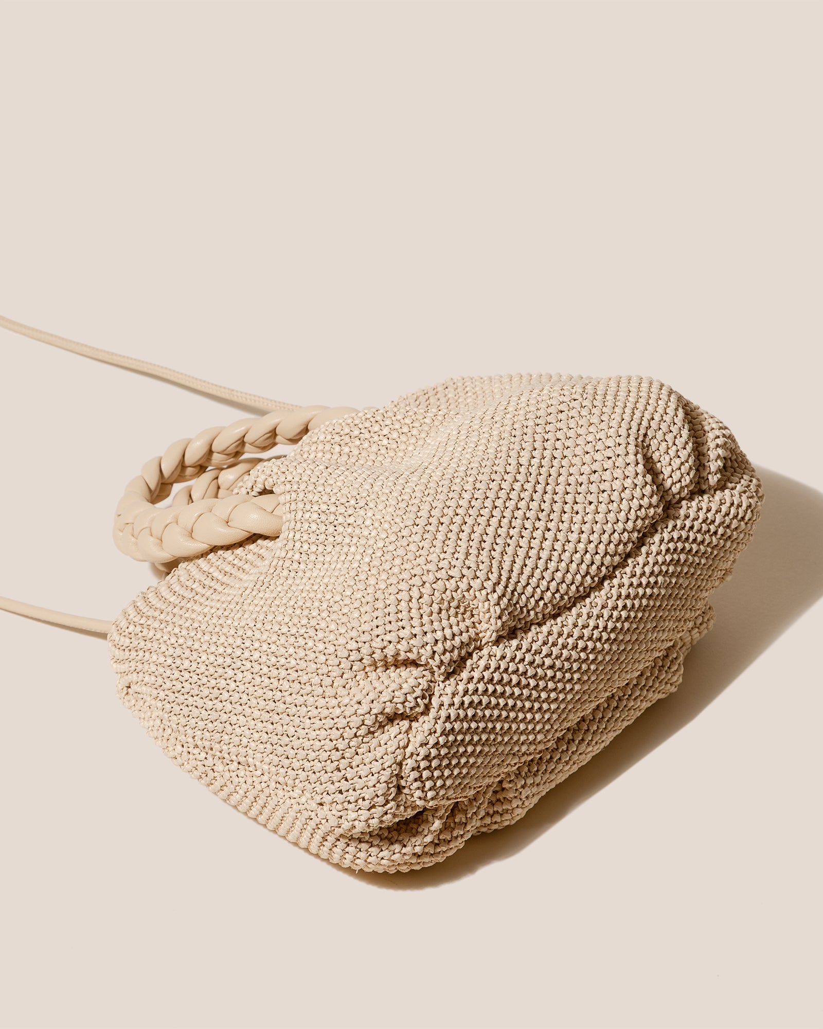 BOMBON M SOFT RAFFIA - Medium Plaited-handle Raffia Handbag - Hereu Women