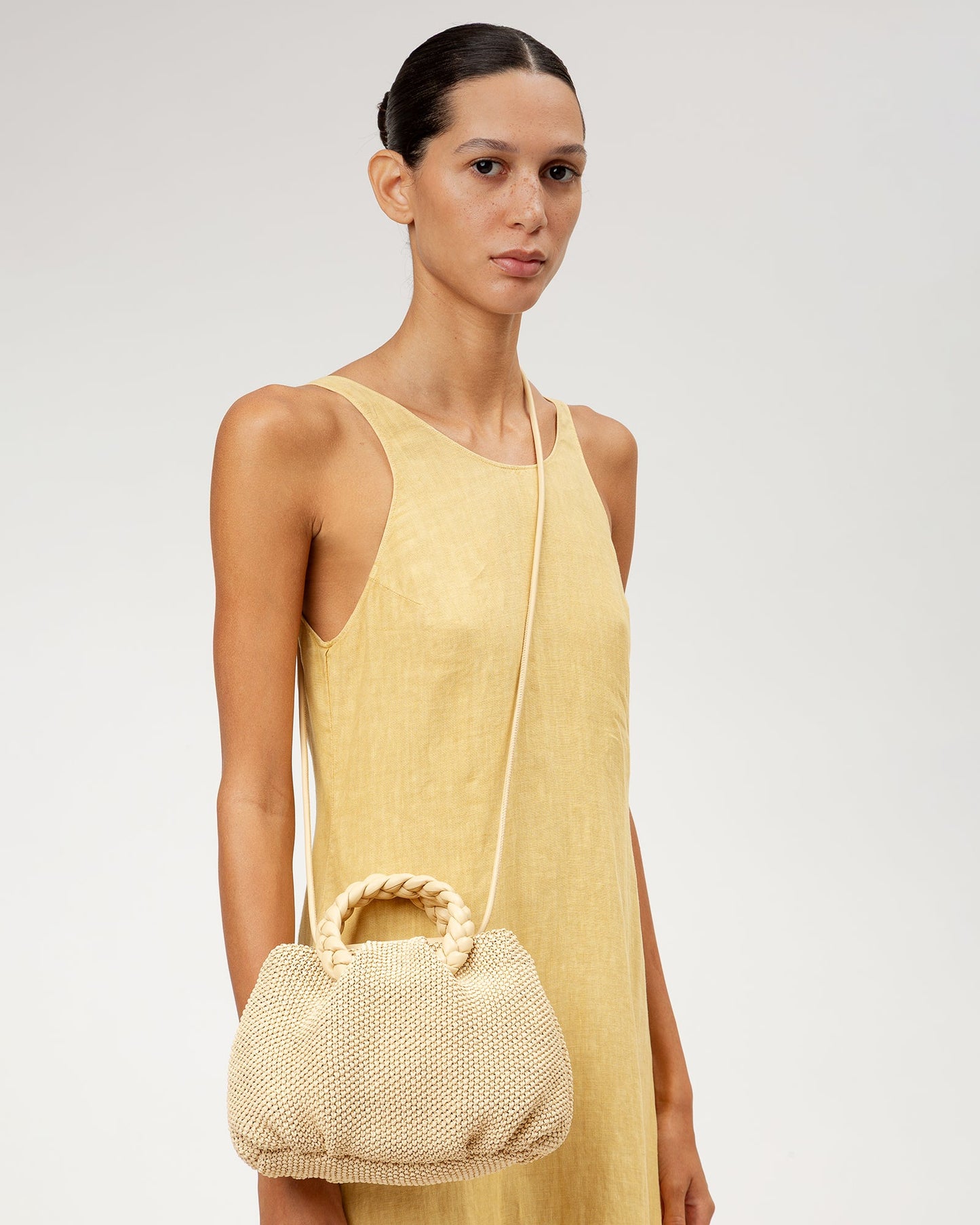 BOMBON M SOFT RAFFIA - Medium Plaited-handle Raffia Handbag - Hereu Women