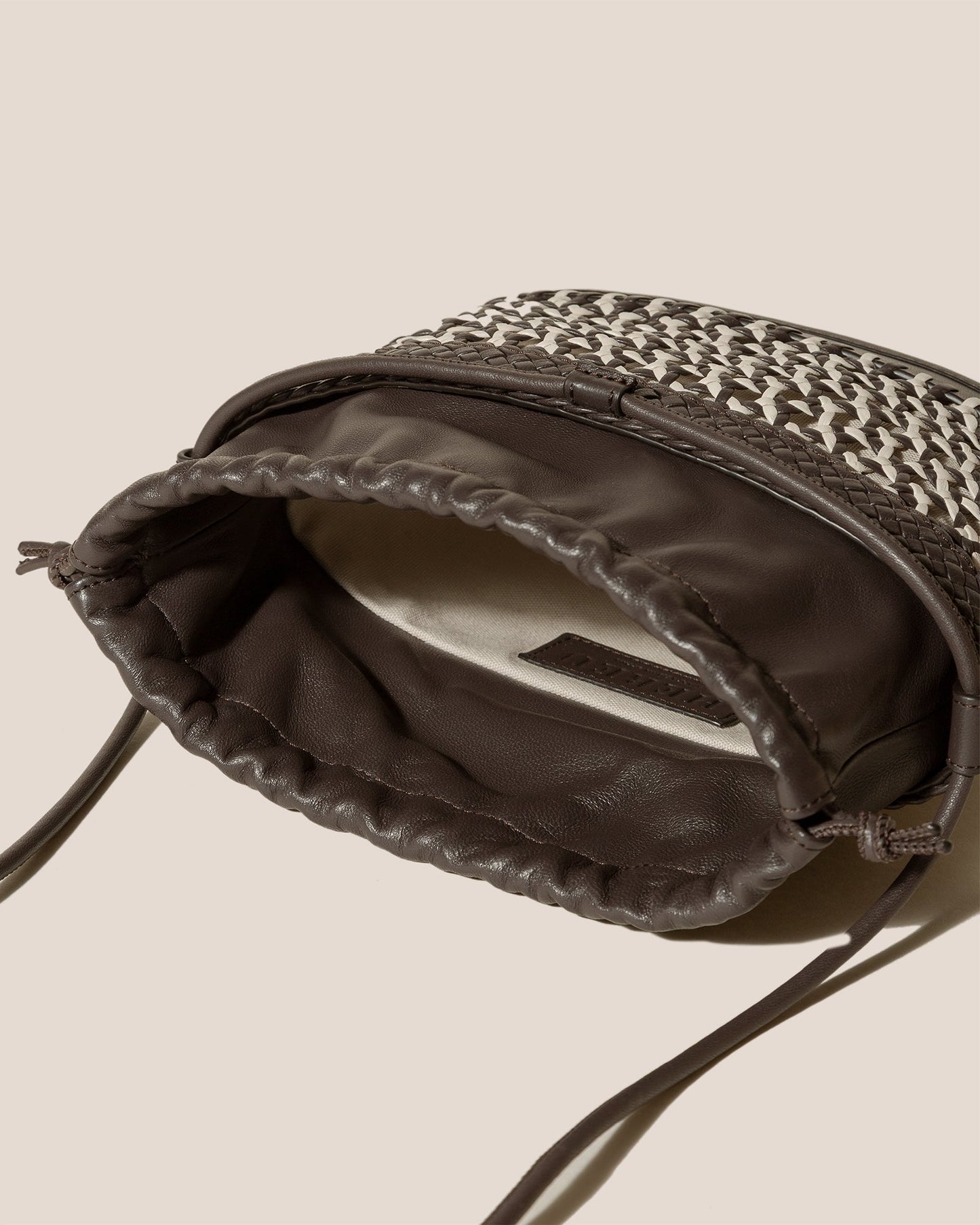 GAIA - Woven Bucket Crossbody Bag - Hereu Women