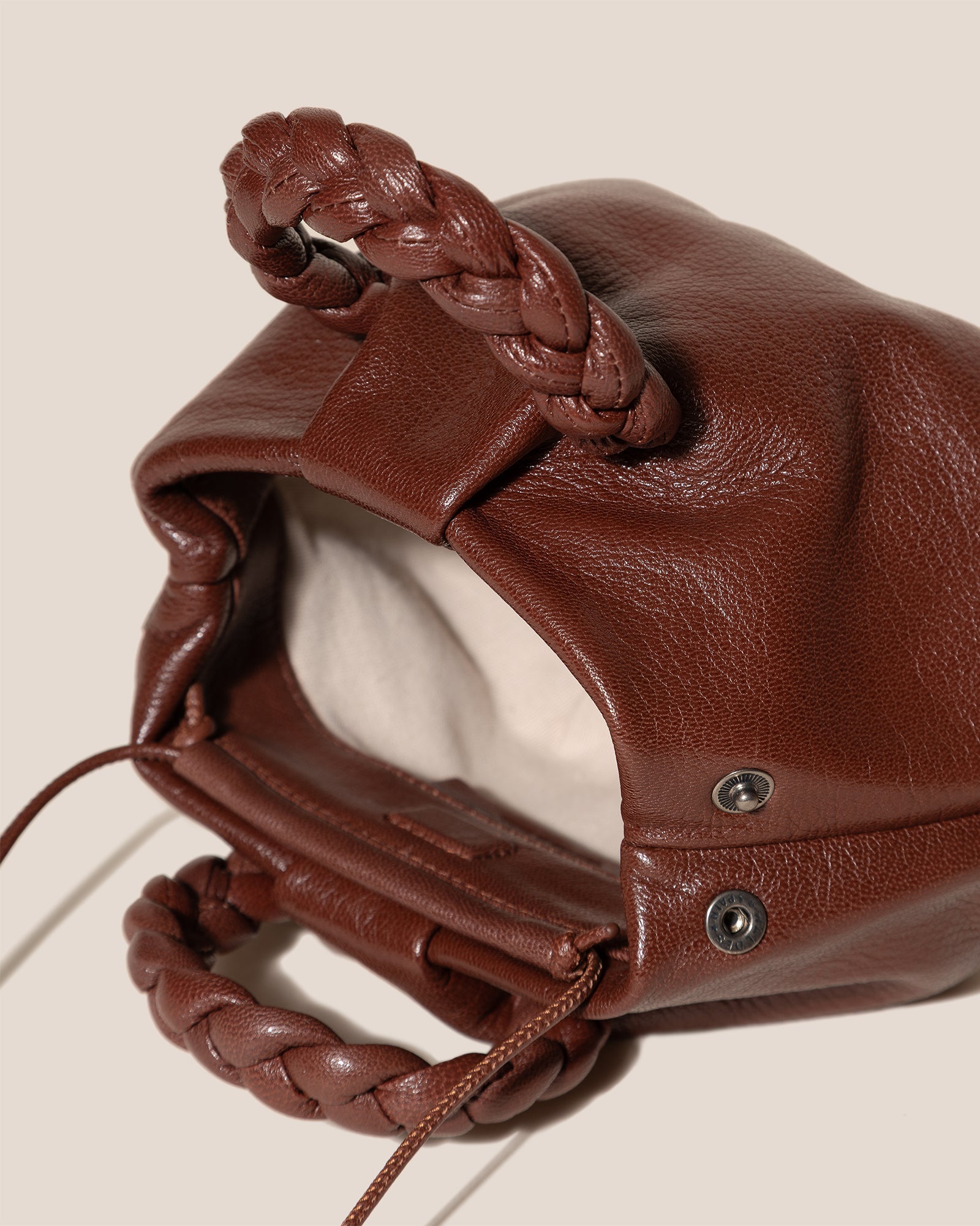 BOMBON SUPPLE SHINY - Plaited-handle Leather Handbag - Hereu Women