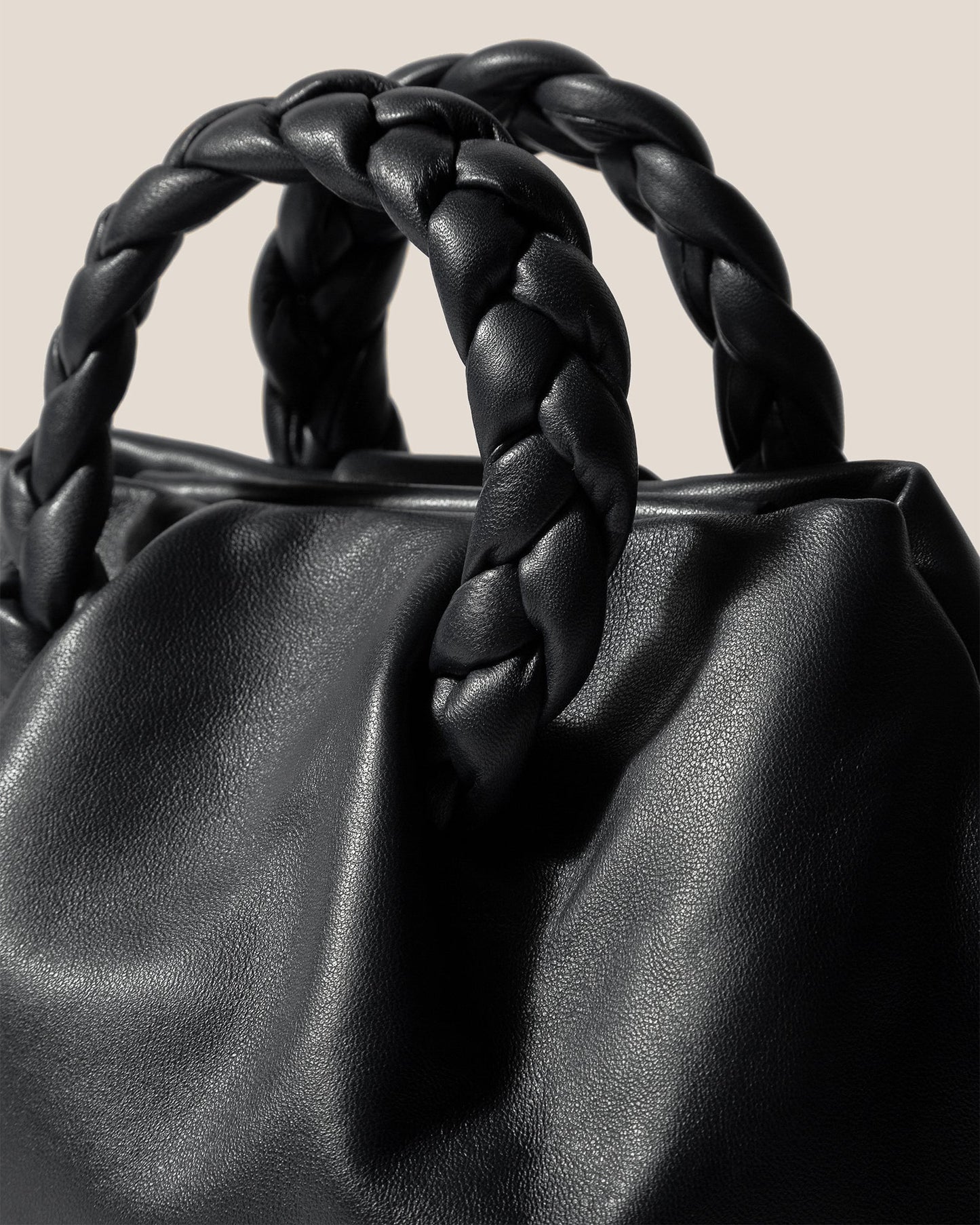 BOMBON M - Medium Plaited-handle Leather Handbag - Hereu Women
