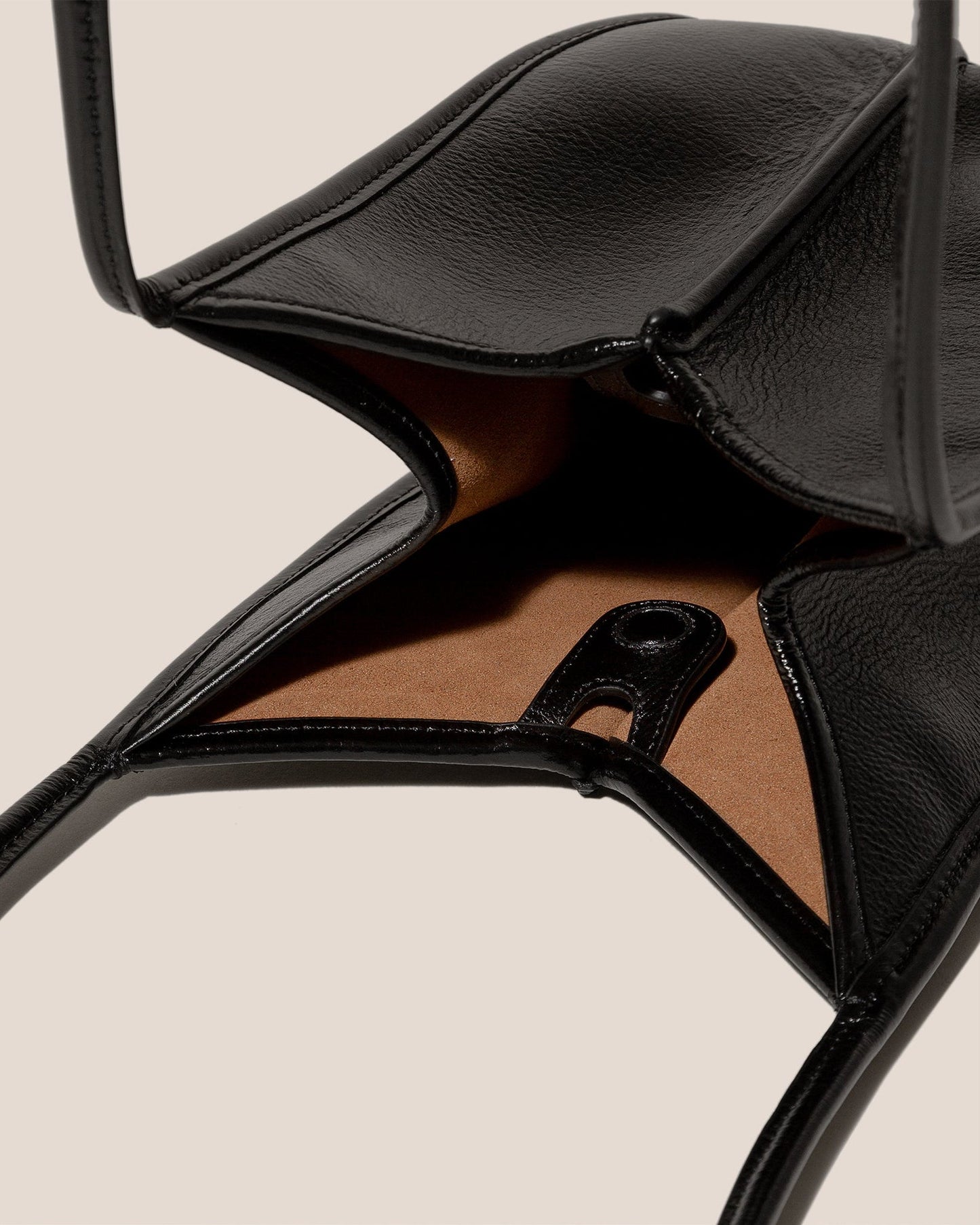 CALELLA BUCKET LEATHER - Leather-trimmed Shoulder Bag - Hereu Women