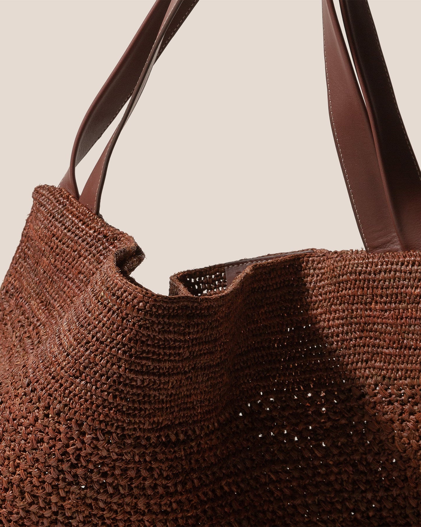 CADOR - Slouchy Crocheted Raffia Shoulder Bag - Hereu Women
