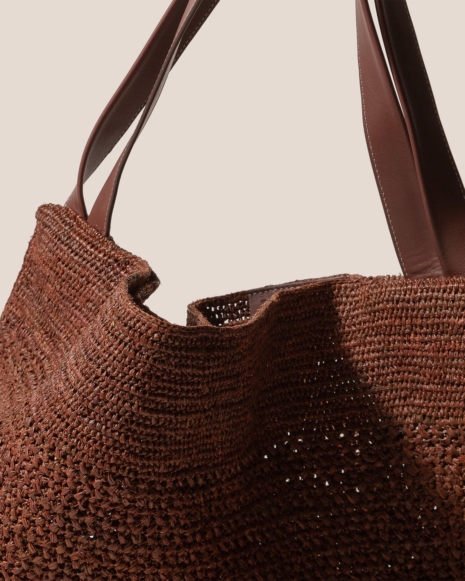 CADOR - Slouchy Crocheted Raffia Shoulder Bag - Hereu Women