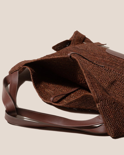 CADOR - Slouchy Crocheted Raffia Shoulder Bag - Hereu Women