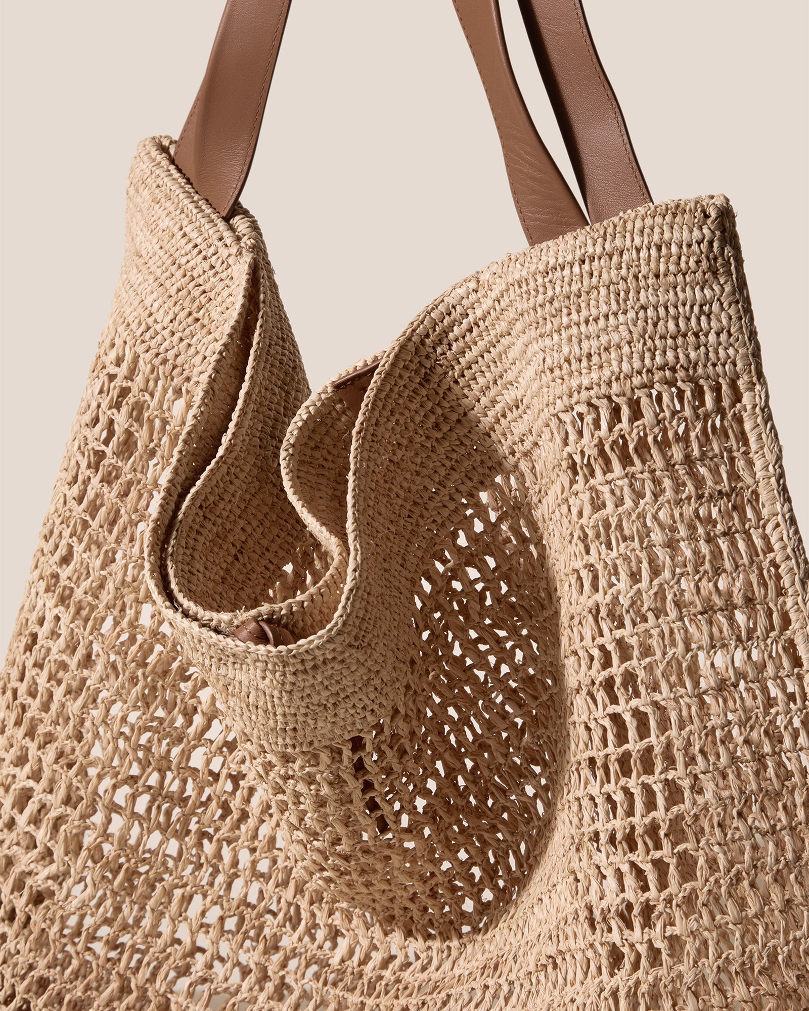 CADOR RAFFIA MESH - Slouchy Shoulder Bag - Hereu Women