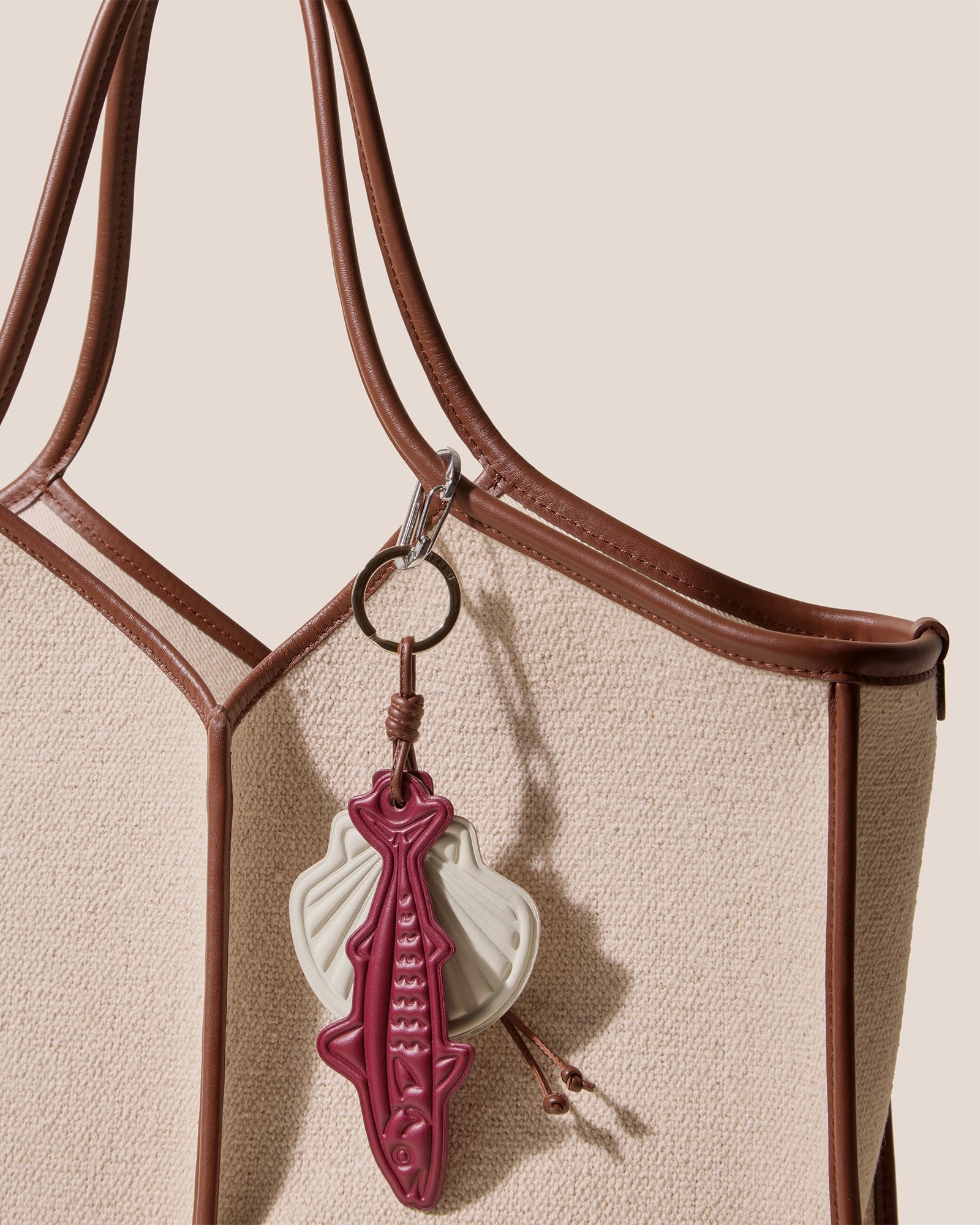 LAMAR KEYCHAIN - Embossed Leather Keychain - Hereu Women