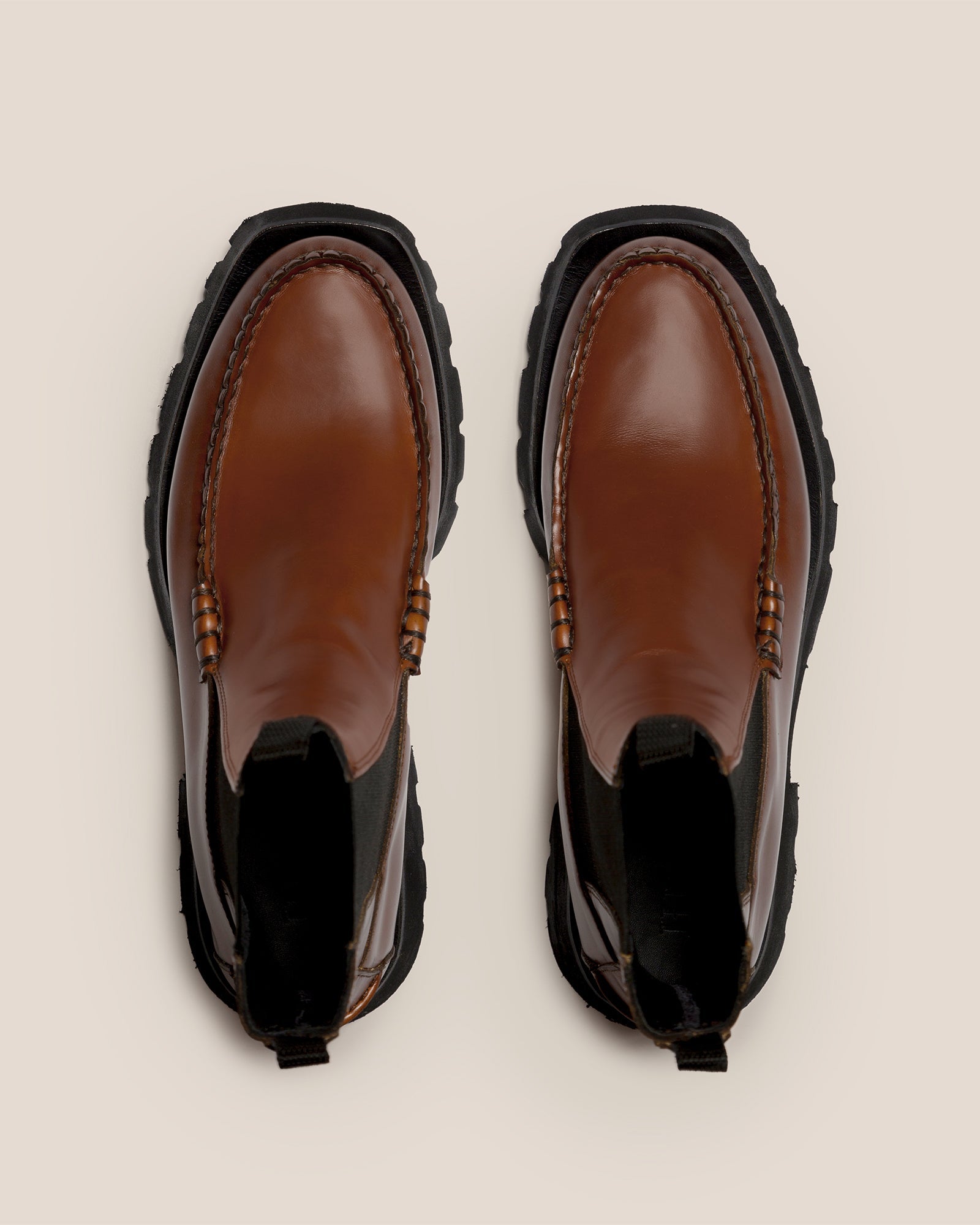 ALDA SPORT - Tread Sole Low-calf Chelsea Boot - Hereu Men
