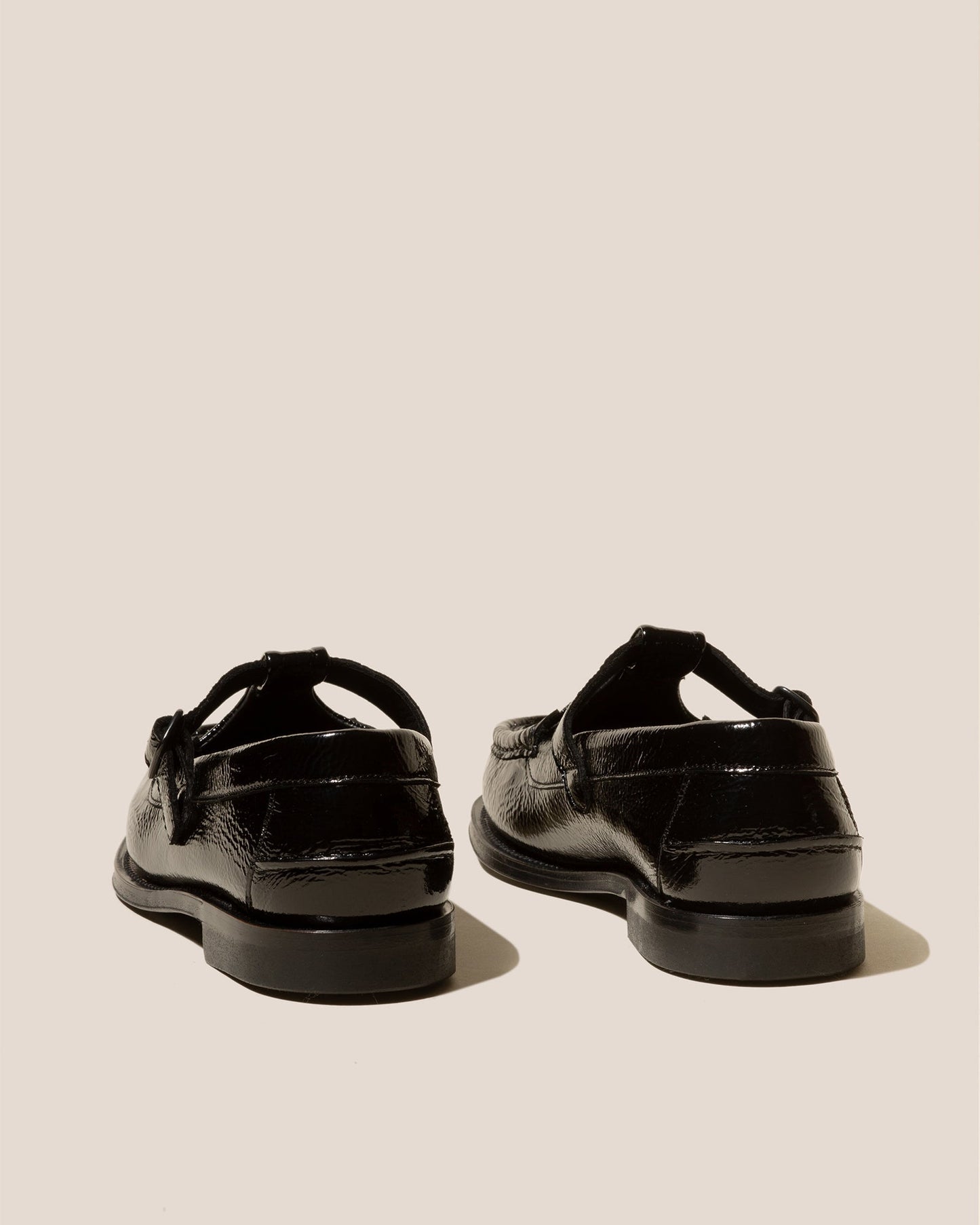 ALBER CRINKLED GLOSSY - T-bar Loafer - Hereu Women
