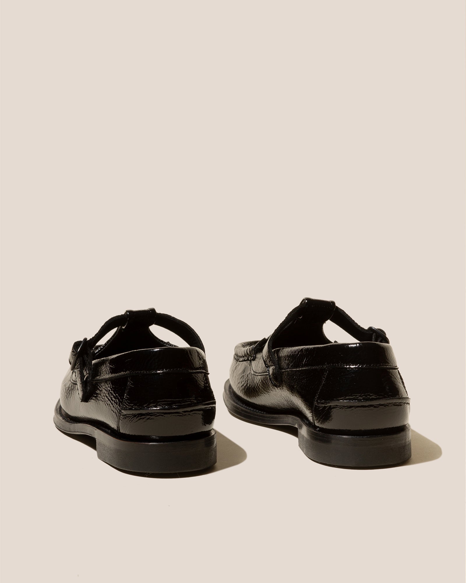 ALBER CRINKLED GLOSSY - T-bar Loafer - Hereu Women